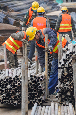 南京 就地過年建設(shè)忙，建設(shè)工程施工不停歇