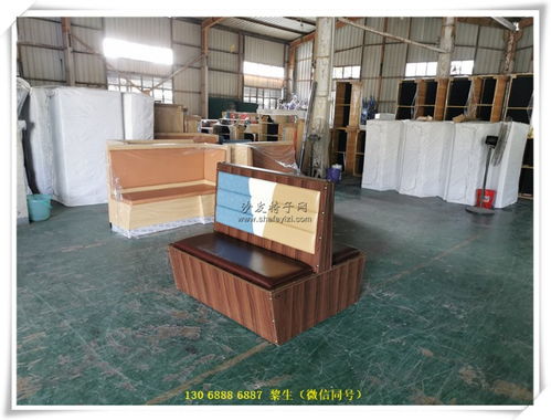 中式火鍋店卡座沙發(fā)與鄖陽區(qū)龍蝦館家具的融合設(shè)計(jì)